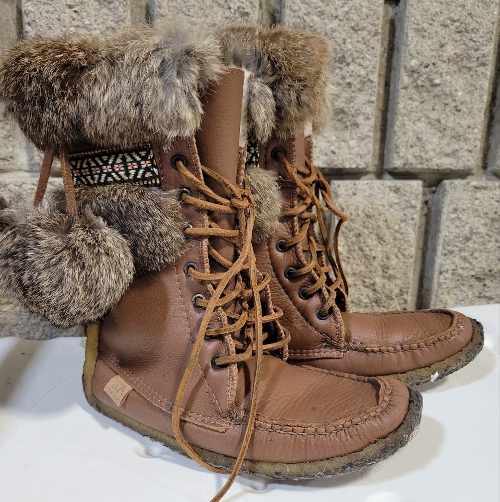 Laurentian Chief Canada 10" Mukluk Lace-Up Moccasin Fur Boot Leather Size 7 wome